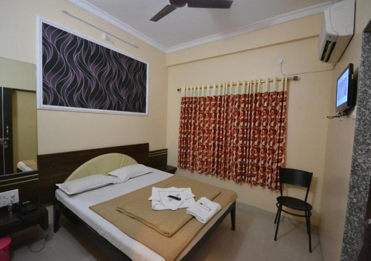 Hotel Yogiraj Shirdi Extérieur photo